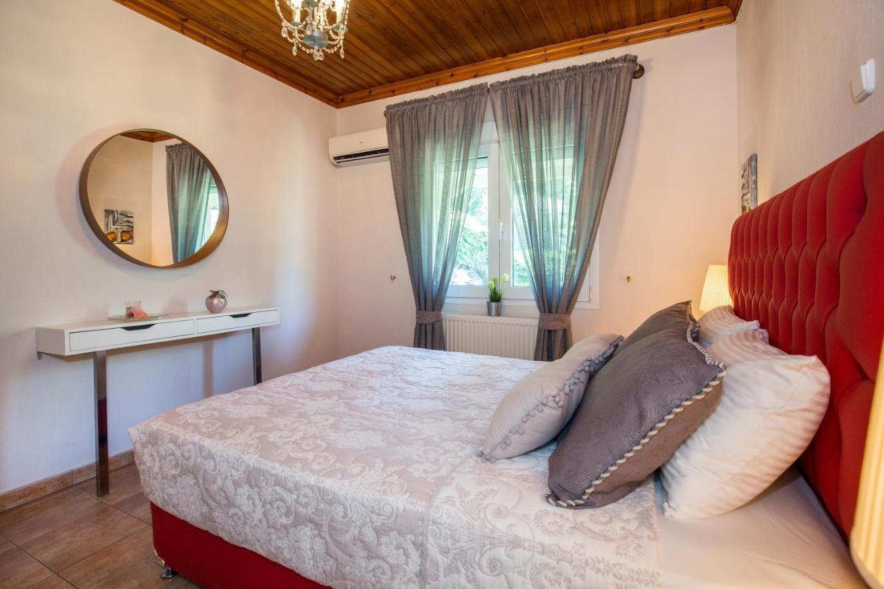 Vista Del Mare Luxury Villa Koinira Exterior photo